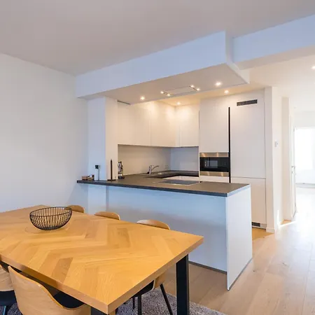 Renovated 2-bedroom In * אוסטנדה