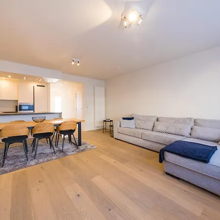 Renovated 2-bedroom In דירה אוסטנדה