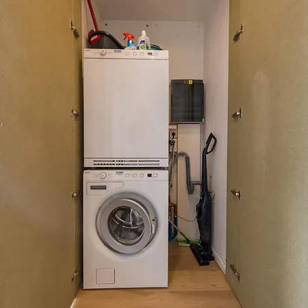 Renovated 2-bedroom In * אוסטנדה